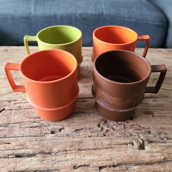 TUPPERWARE | Vintage Stackable Mugs - Set of 4 - Picture 1 of 7